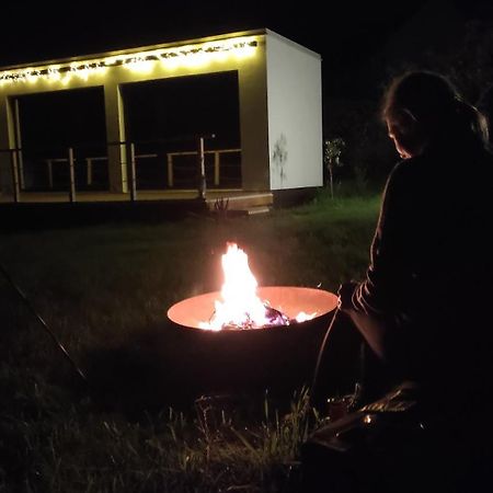 Ranch 66 - Moderni Tiny House Black Swallow Ve Stylu Route 66 Se Saunou A Bazenem Tršice Zewnętrze zdjęcie
