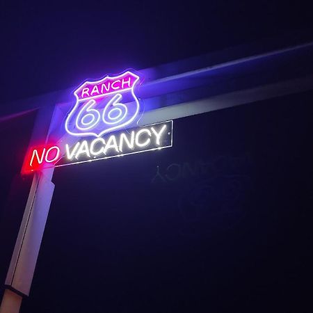 Ranch 66 - Moderni Tiny House Black Swallow Ve Stylu Route 66 Se Saunou A Bazenem Tršice Zewnętrze zdjęcie