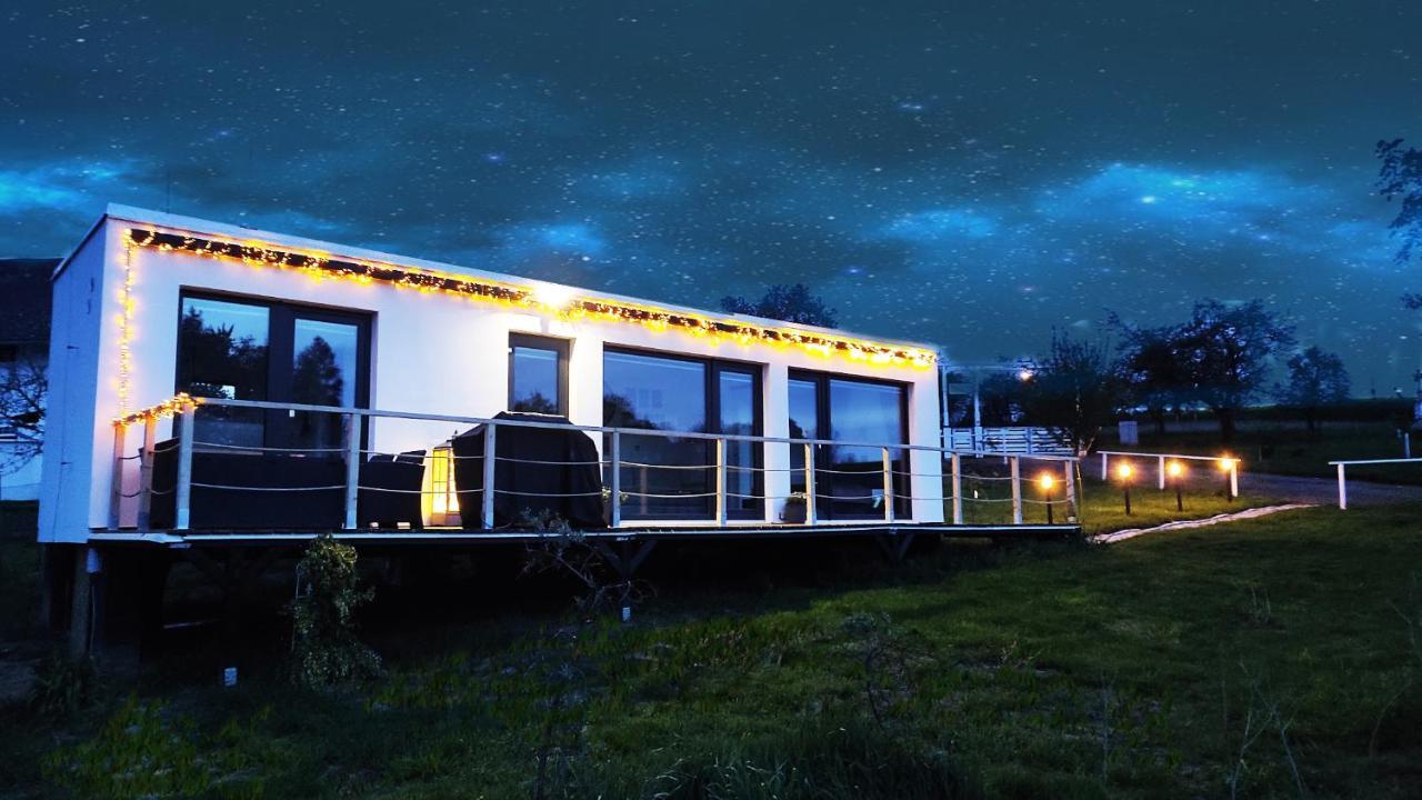 Ranch 66 - Moderni Tiny House Black Swallow Ve Stylu Route 66 Se Saunou A Bazenem Tršice Zewnętrze zdjęcie